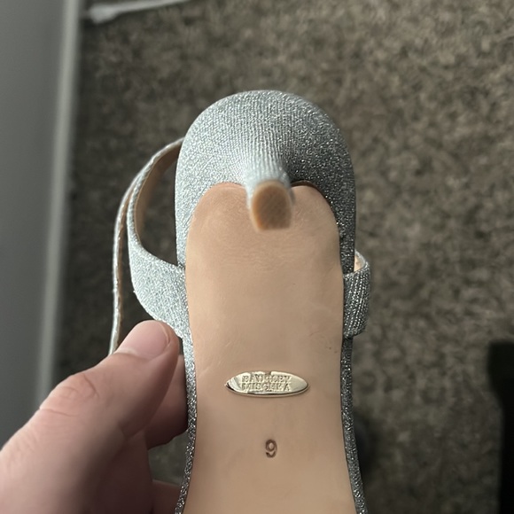 $275 Badgley Mischka Size 9 Jen Ankle Strap Crystal Sandal Pumps NWT - Picture 11 of 11